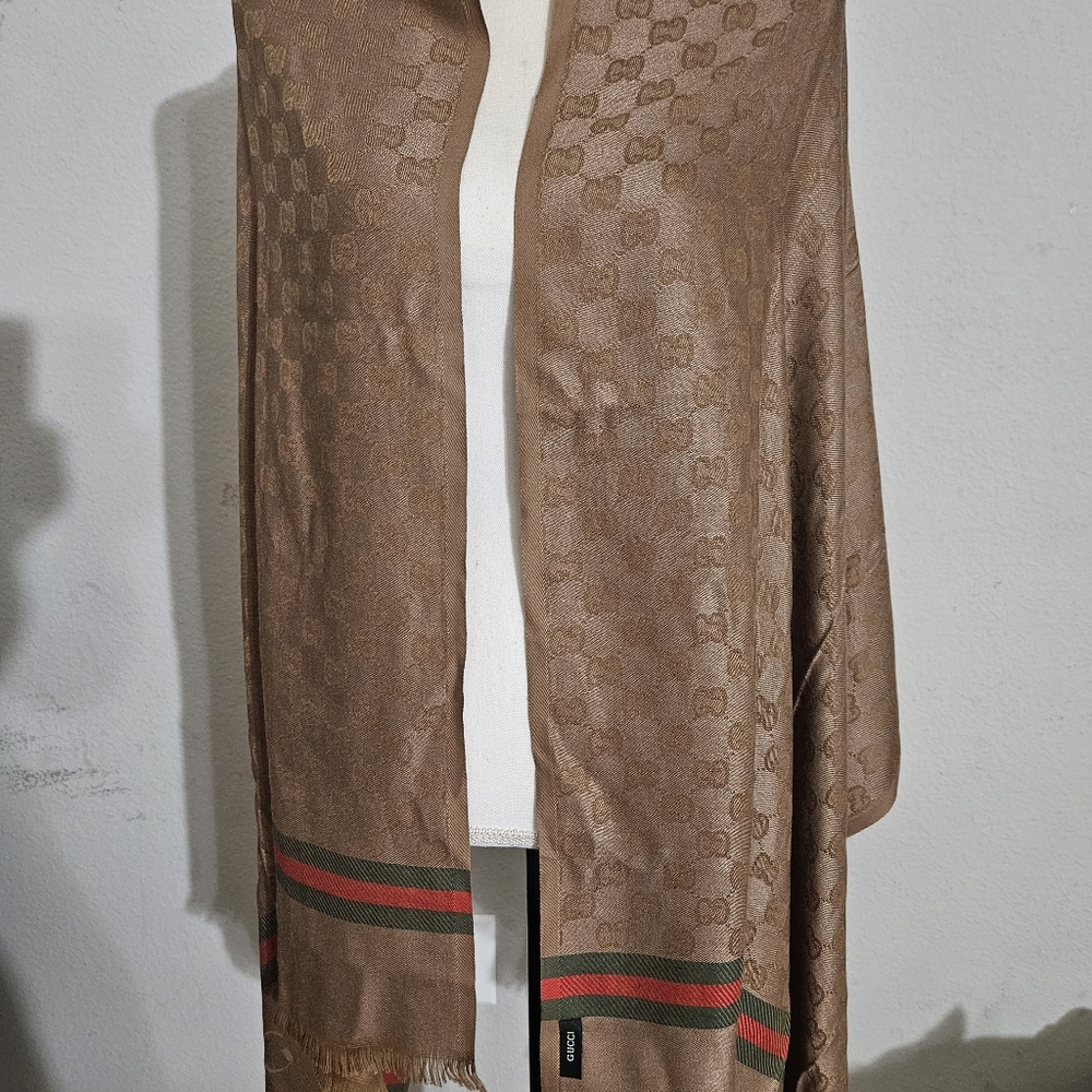 GG  TASSEL SCARF WRAP